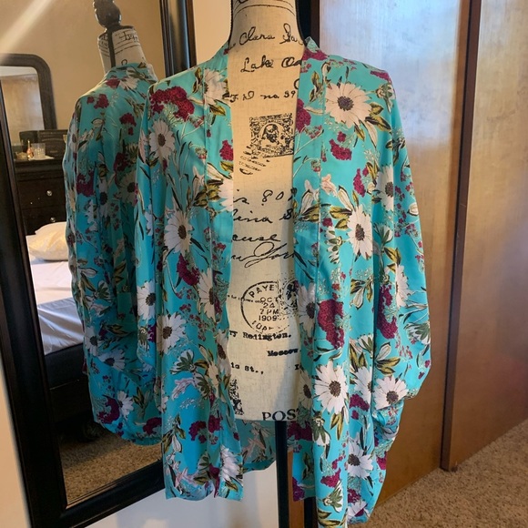 Victoria Secret Kimono - Picture 1 of 9